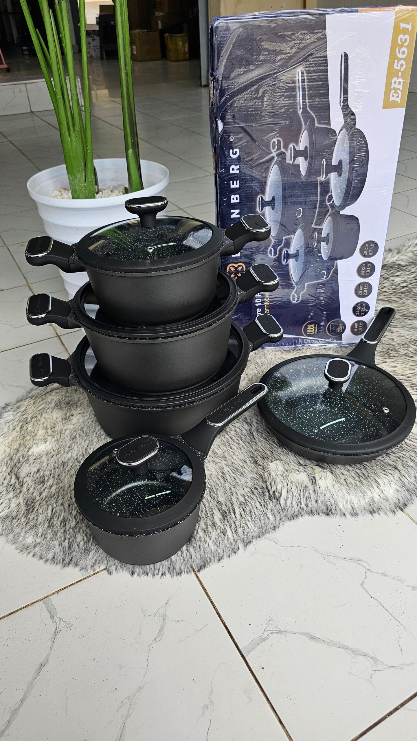 Edenberg Cookware set/pots
