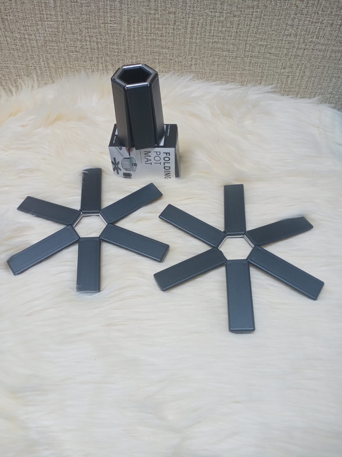 foldable/expandable table mat