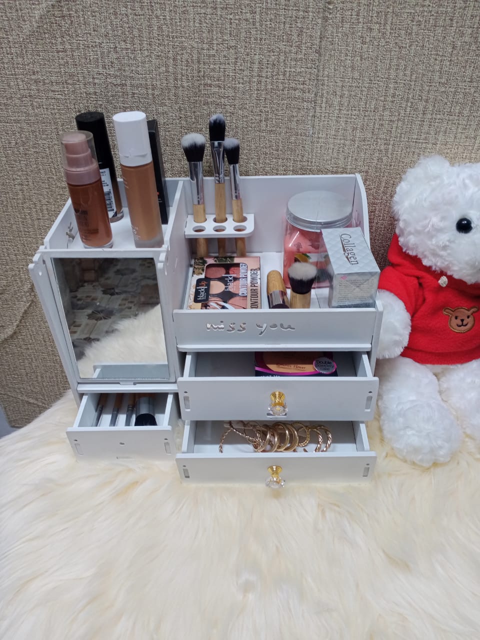 multi-storey make-up organizer drawer