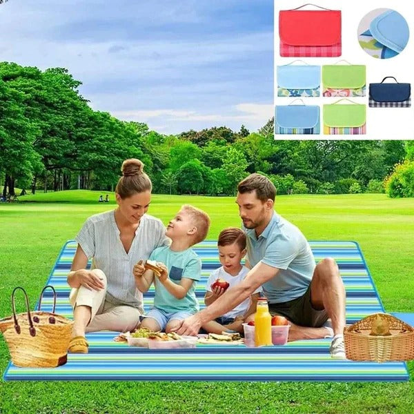 Foldable outdoor picnic mat