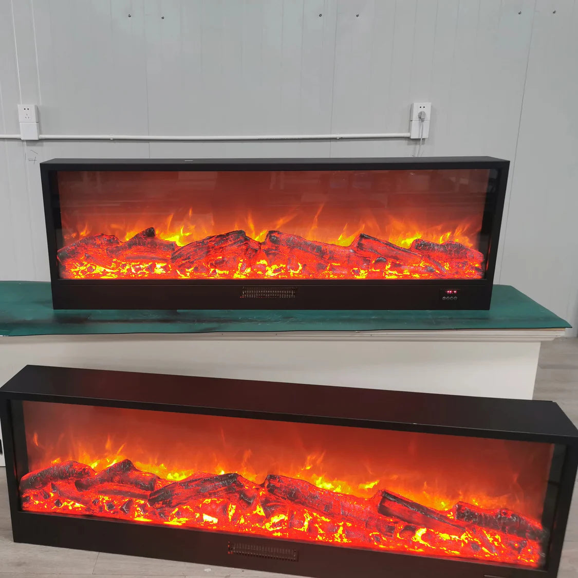 Artificial LED Fireplace with Realistic Log Wood Burning Flame for Decoration 60cm