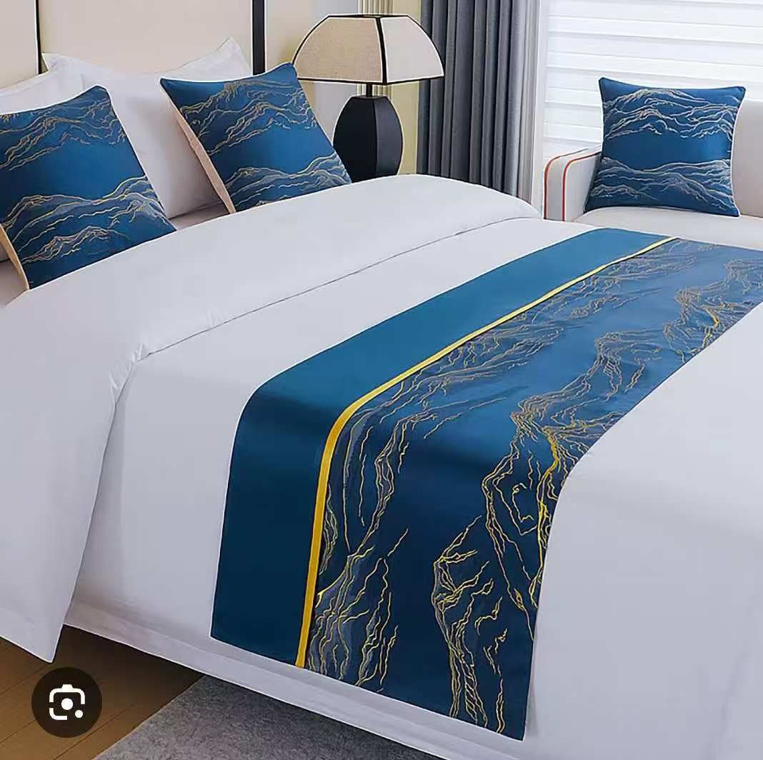 bedrunner with two matching pillow cases