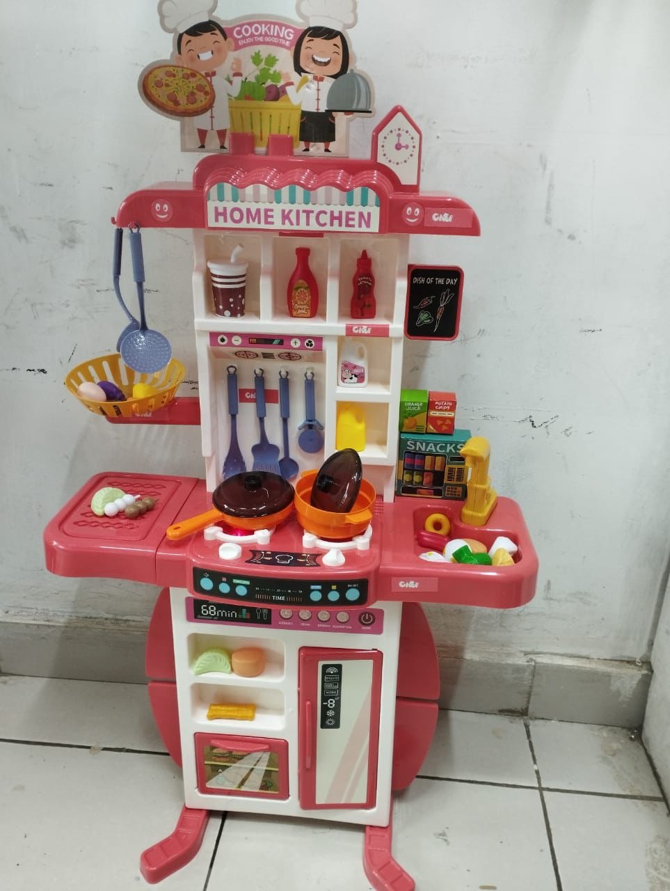 Large pretend kitchen set 54 pieces . 95CM long