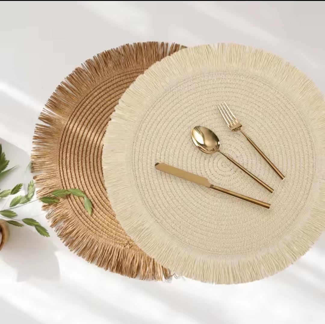 6quality woven table/place mats. Round shape