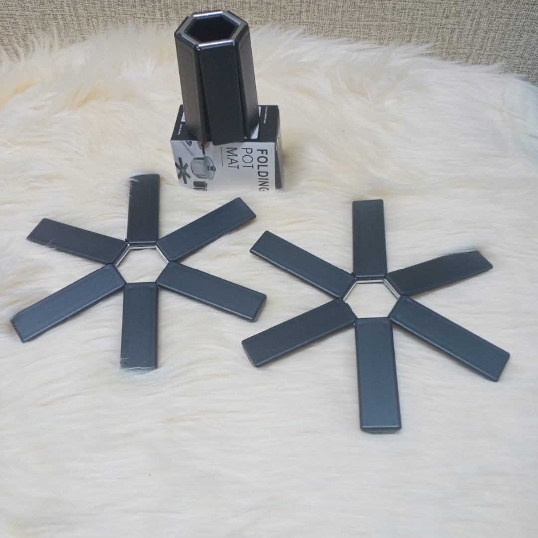 foldable/expandable table mat