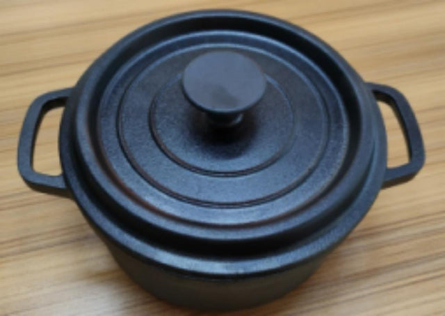 Heavy duty cast iron cookware set