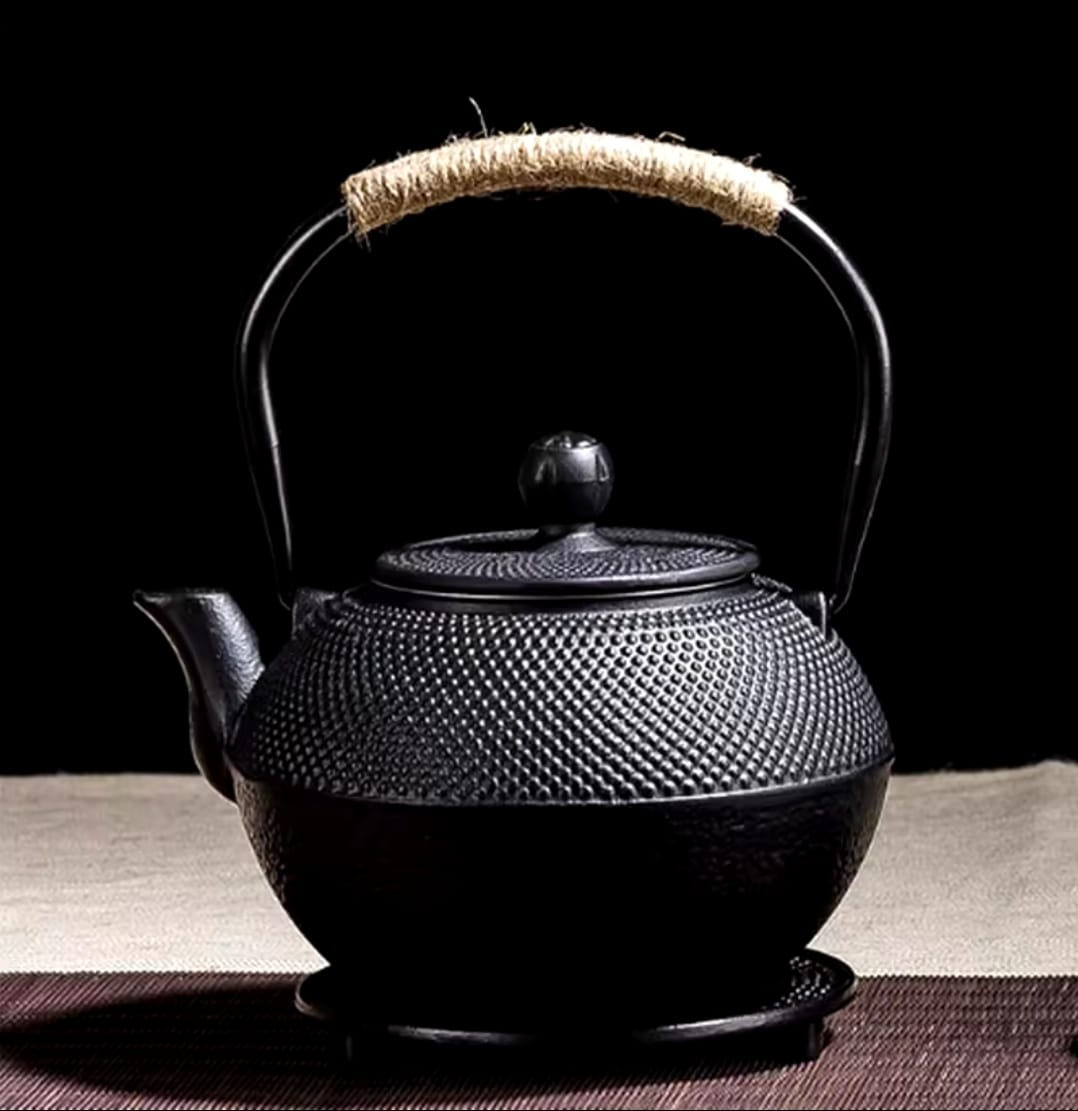 Heavy duty cast iron cookware set