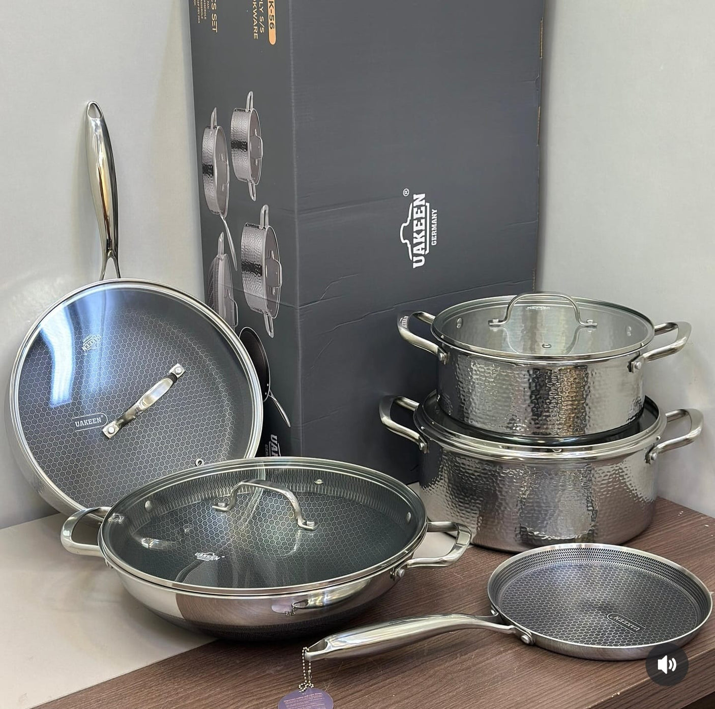 Premium High quality Tripply S/S Stainless steel cookware set with Hammered Patterned design