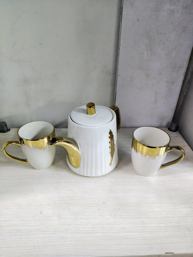 Gold detail kettle +4pc cups
