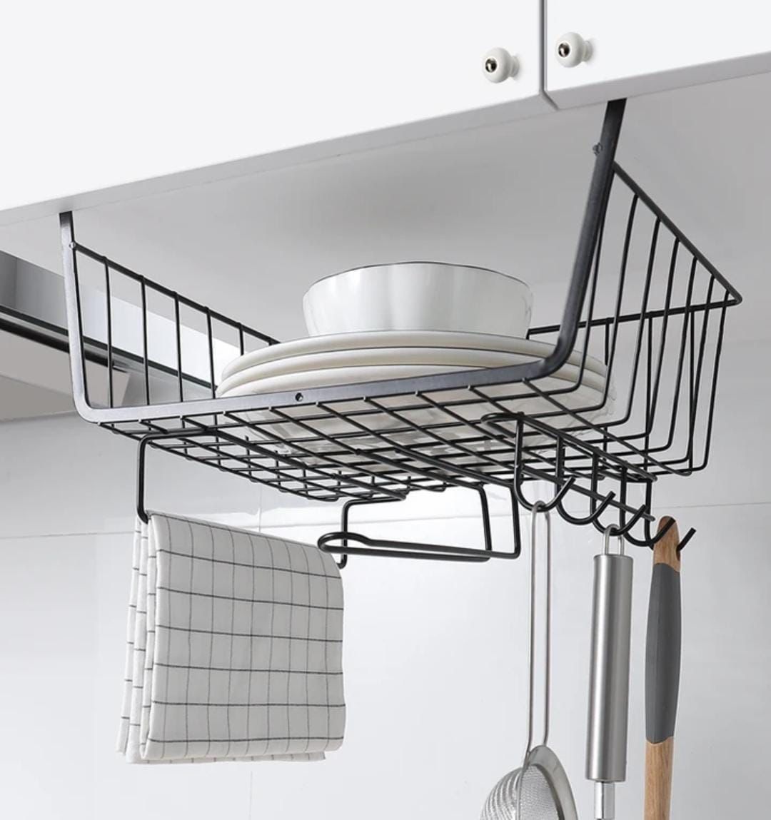 Metallic under shelf rack with hooks