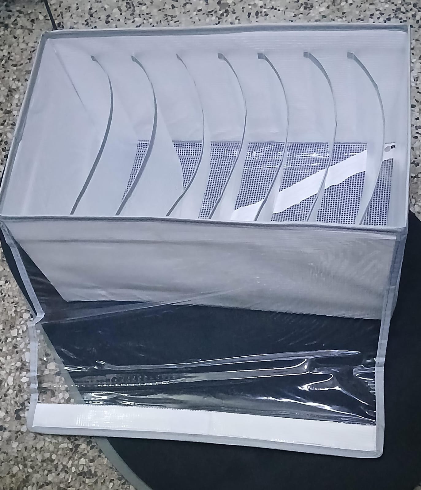 8 grid jeans organizer with lid.