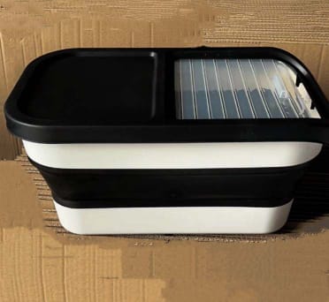 Collapsible cereals storage container