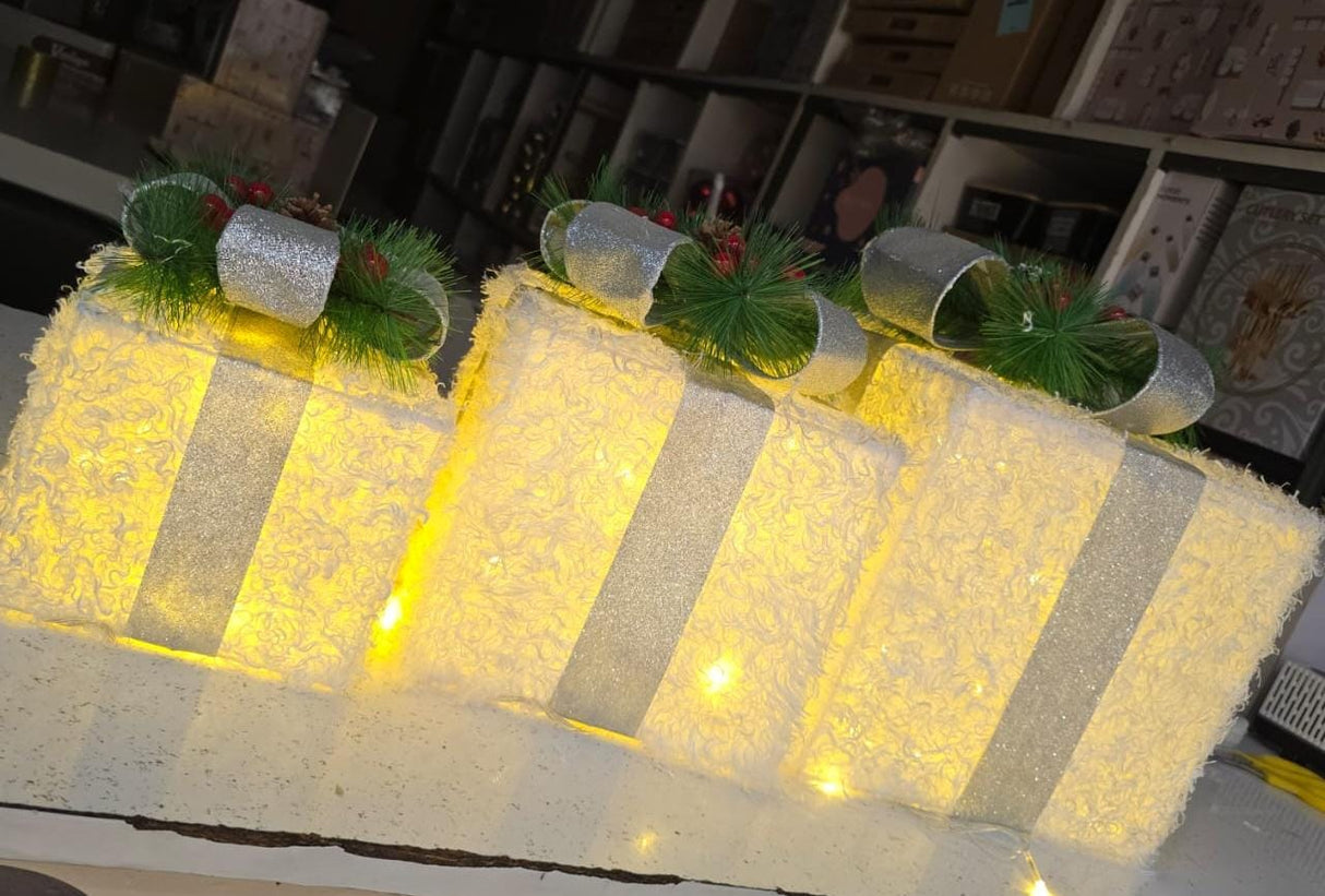 Lighted Christmas Gift Box Decoration 3-Piece Set