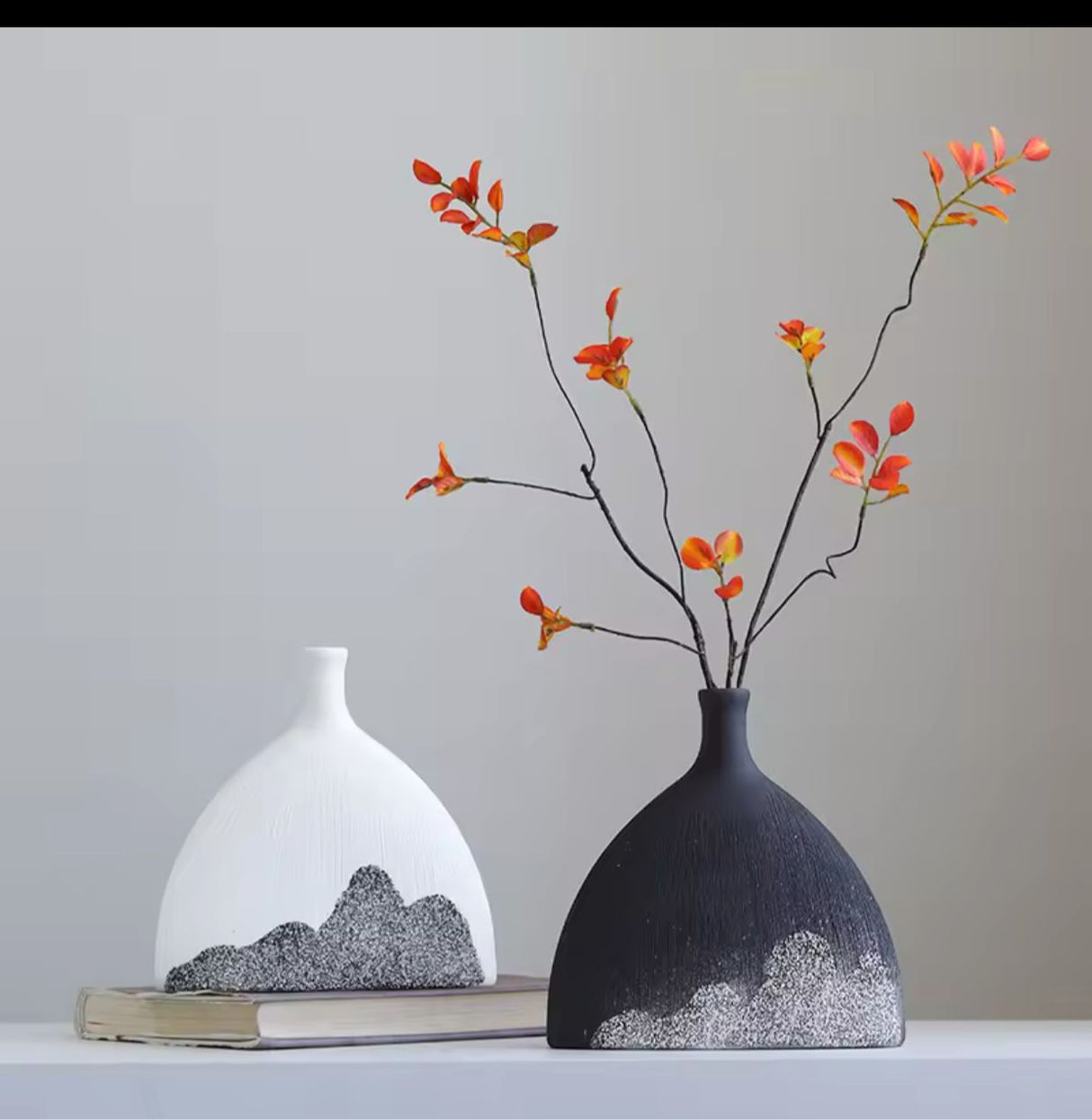Modern Ceramic Vase - Fish-Tail Design in Matte Black & White, Handcrafted with Snow Powder Mountain Patterns for Home Décor
