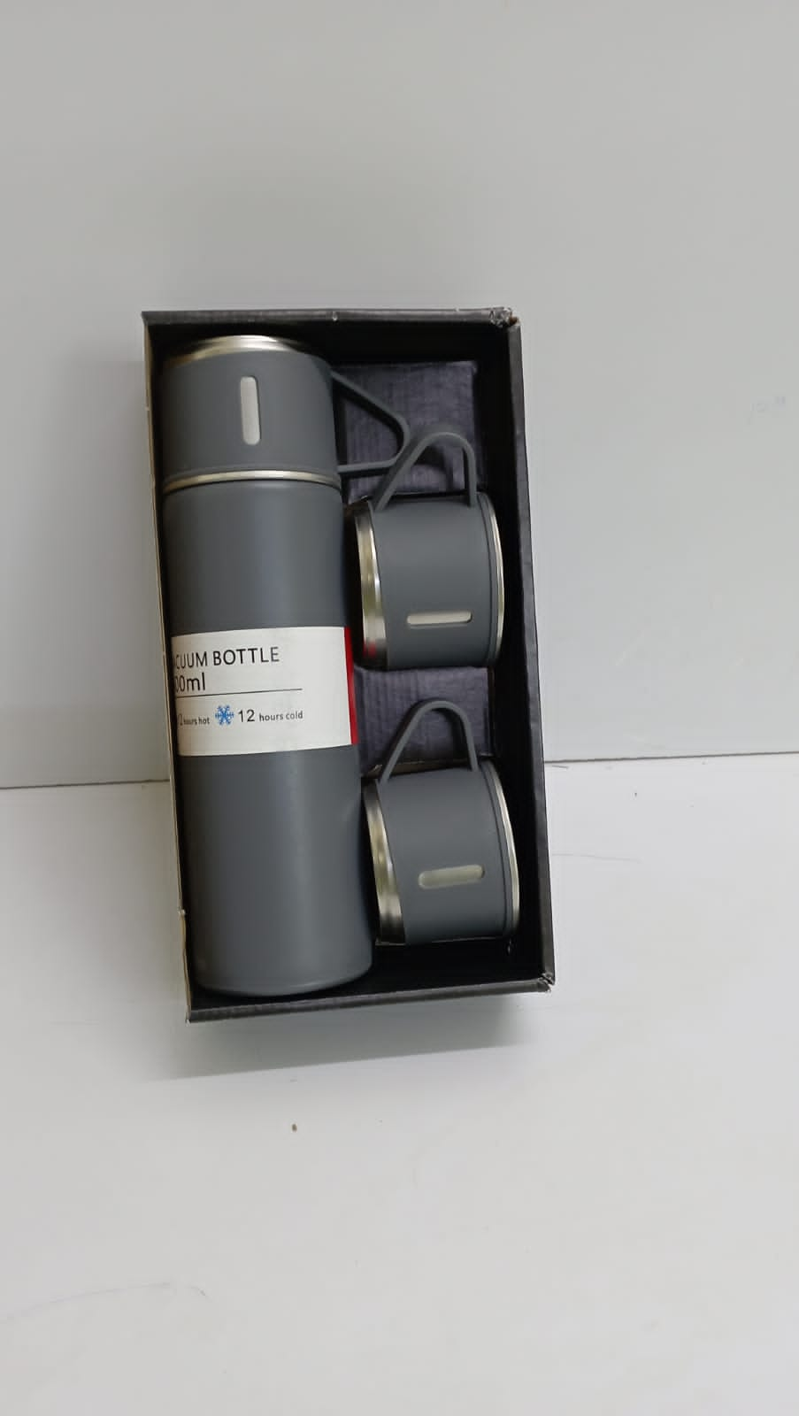 Thermo flask with 2 cups