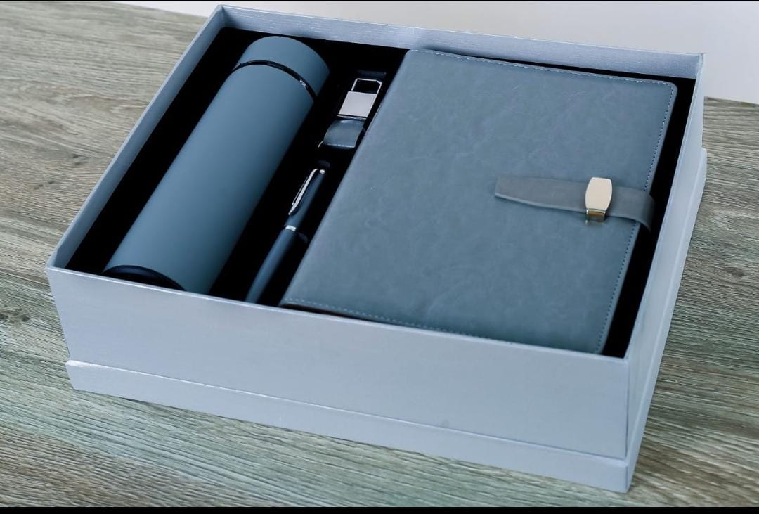 New in Executive 4 in 1 gift set