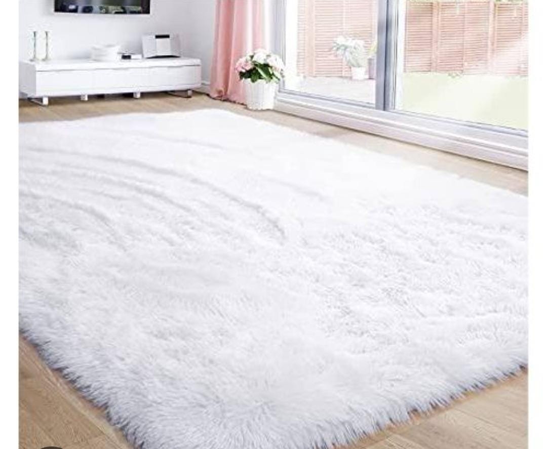 PLAIN FLUFFY CARPETS