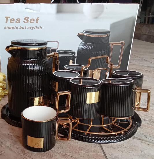 Tea set with gold rim