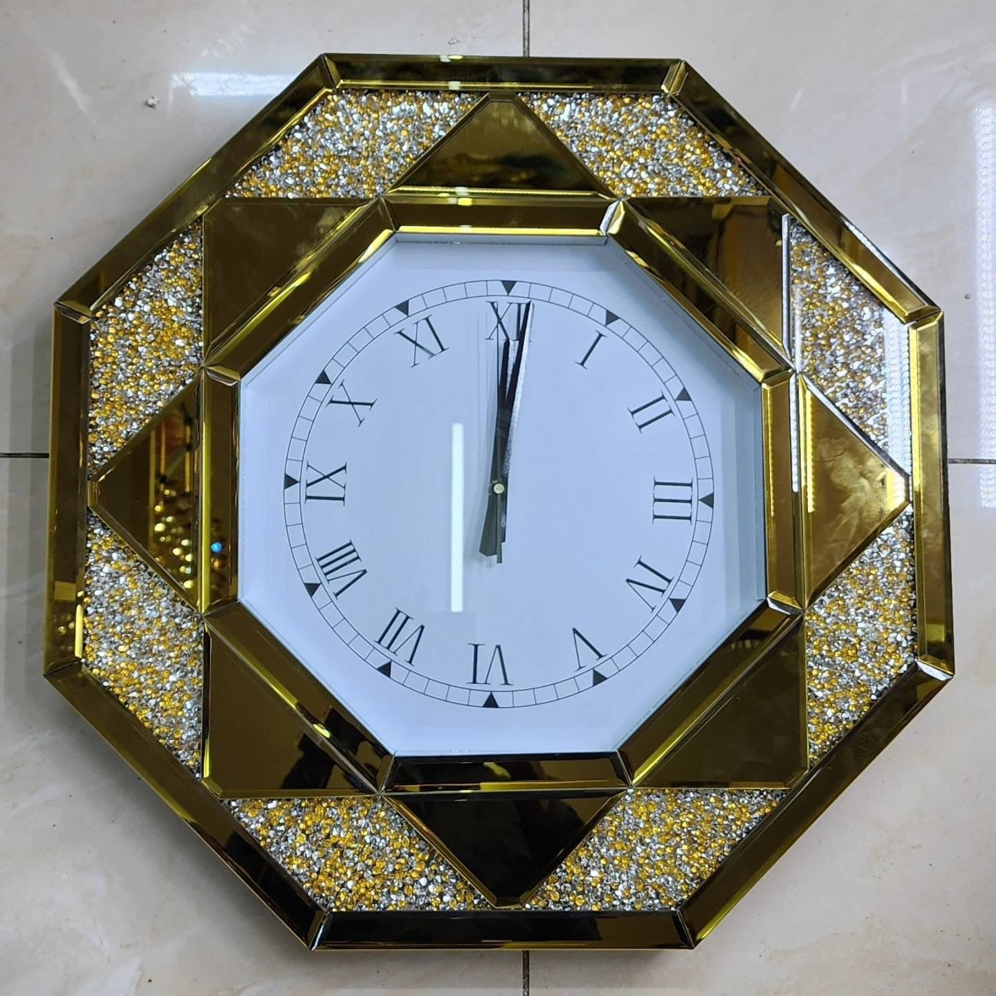 Glass wall clock – iDecorator