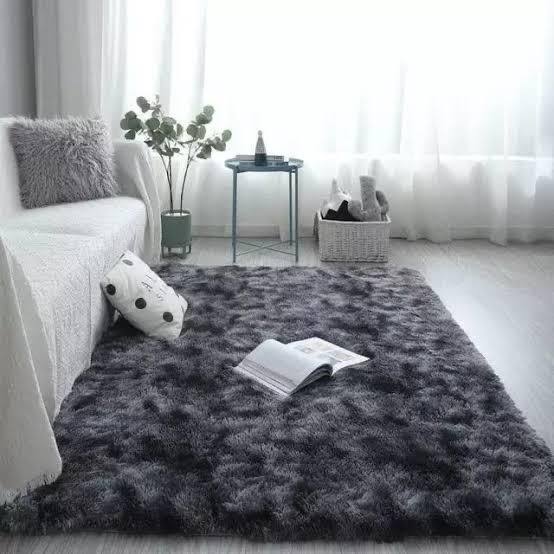 PLAIN FLUFFY CARPETS