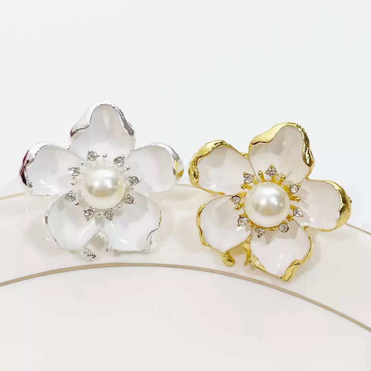 Luxurious Napkin Rings – Set Designs (Flower Pearl / Crystal Cluster / Floral Edge)