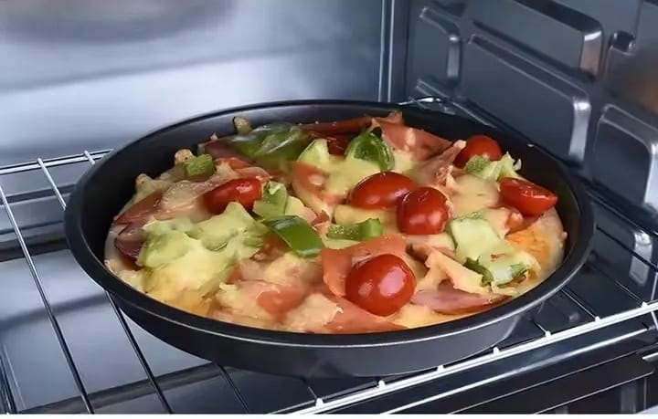 Non-stick Carbon Steel Pizza Pan Size — 22×2.7 cm
