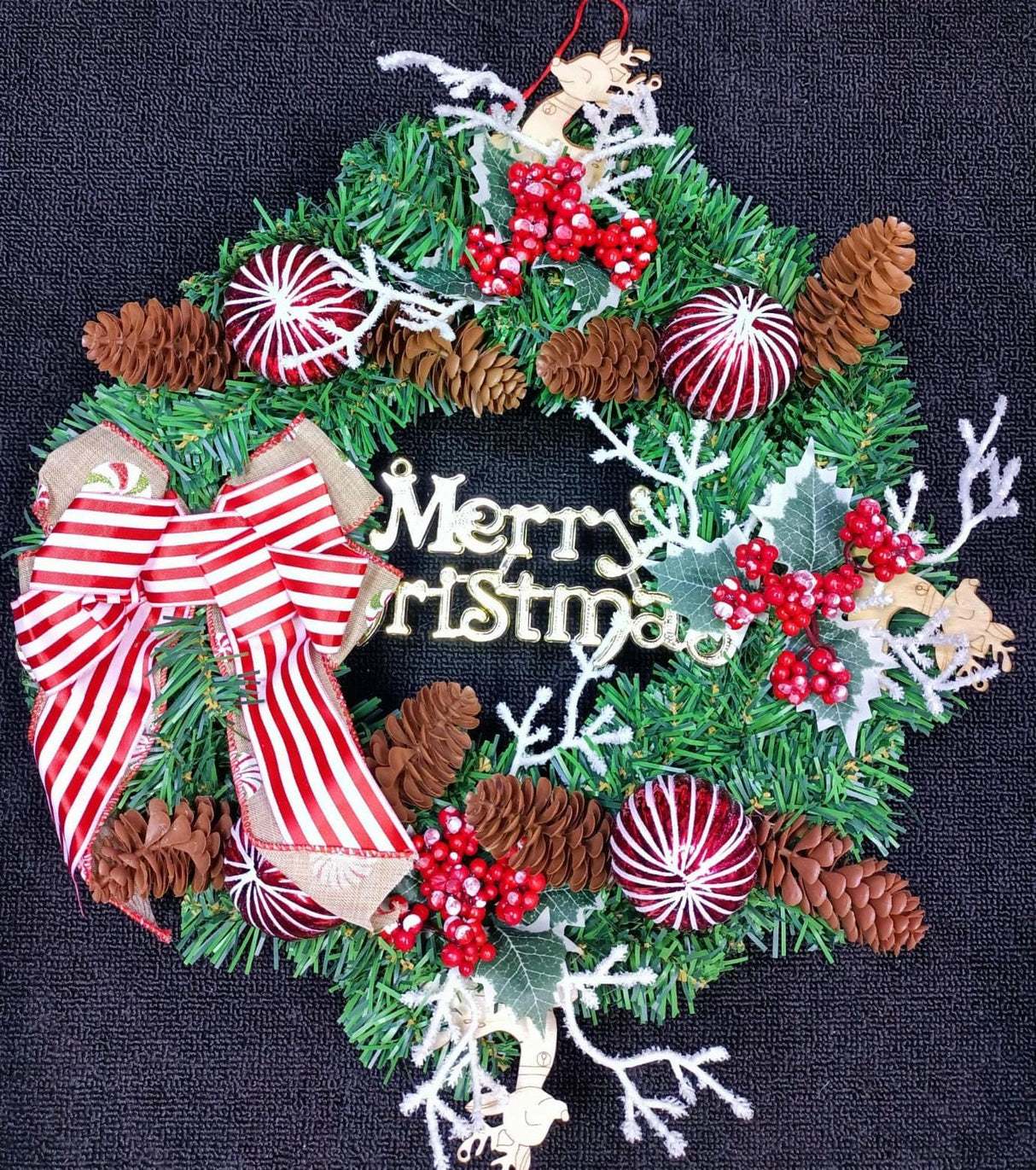 Front Door Christmas Wreath Decoration – 42cm