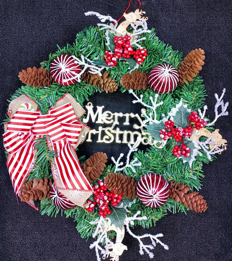 Front Door Christmas Wreath Decoration – 42cm