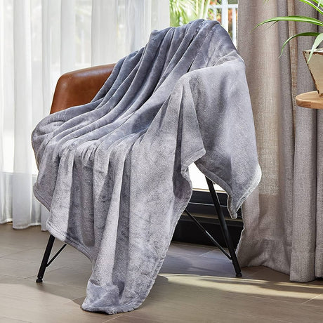 Coral Fleece Throw Blanket – Silver Grey (6 × 6 ft)