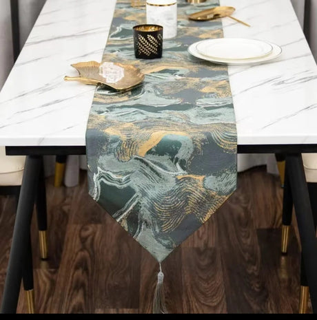 Home Decor / Table Runner