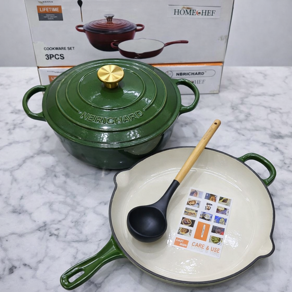 Set Includes:
• 28cm Casserole Pot – 4.5 Liters capacity
• 28cm Skillet – 2.6 Liters capacity
• Bonus Silicon Spoon &amp; Elegant Gold Knobs