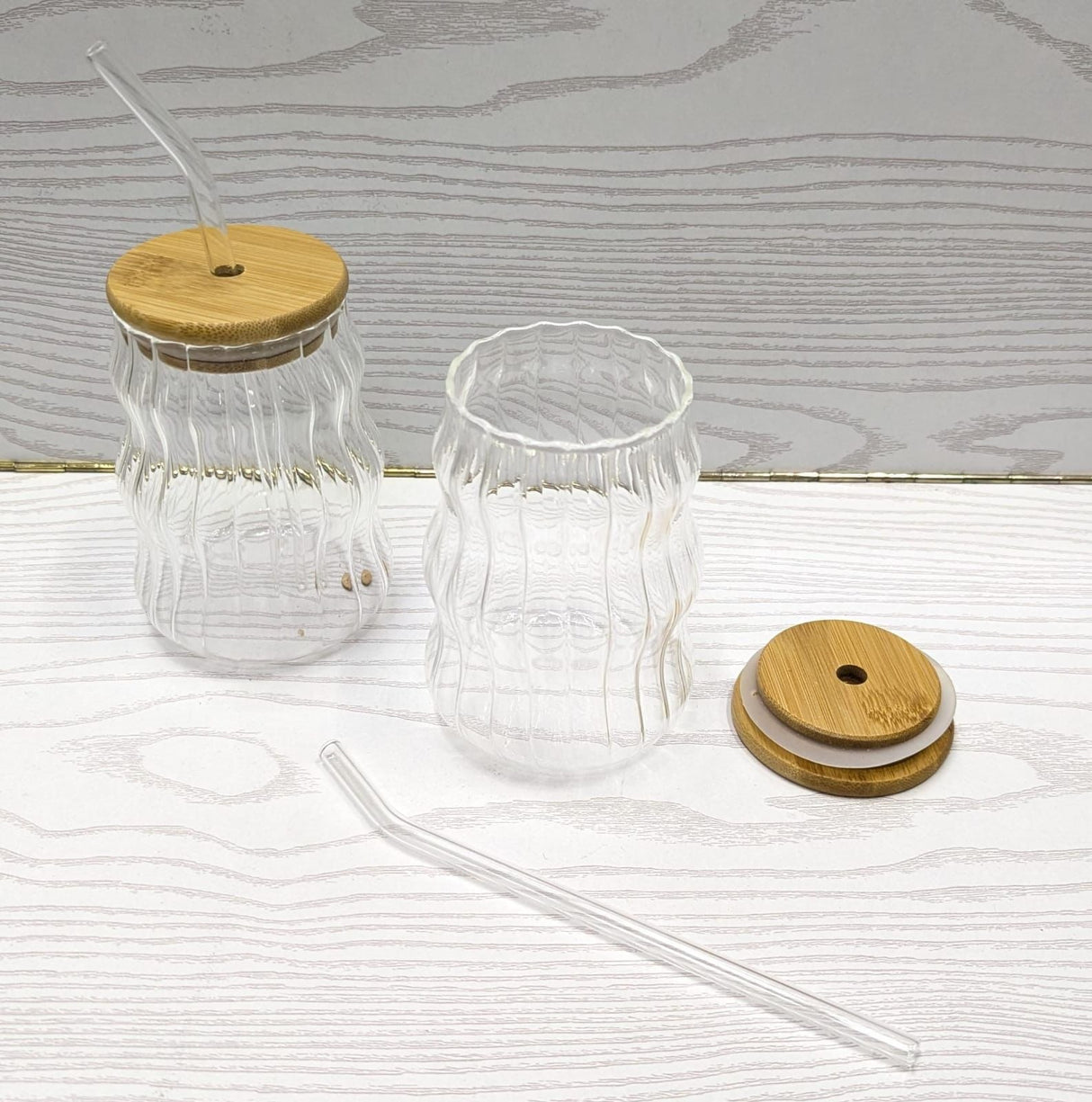 high quality borosilicate stripped glass with lid and straw 500ml