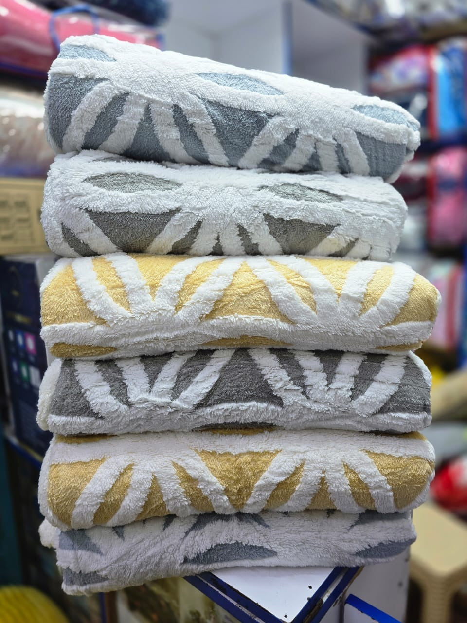 Classic sherpa blanket
