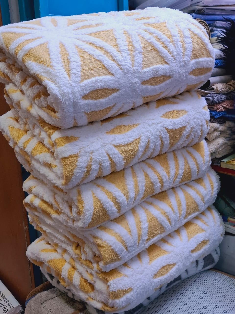 Classic sherpa blanket