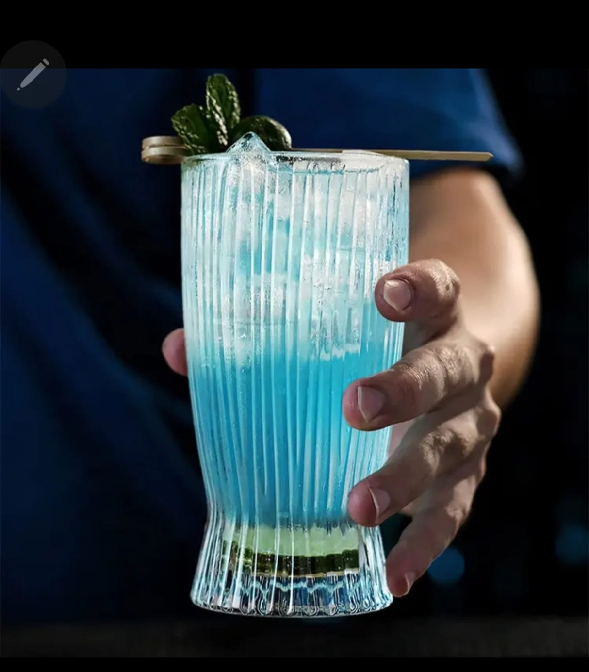 Unique Striped Aesthetic Highball Glass – 360ml (Set of 6)
Stylish highball glass with a sleek striped design

Ideal for juice, iced coffee, milk, or cold beverages

Great for home use, cafés, or entertaining guests

Capacity: 360 ml

Set includes 6 pieces