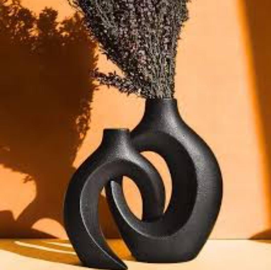 Classy Ceramic Snuggle Interlocking Vase