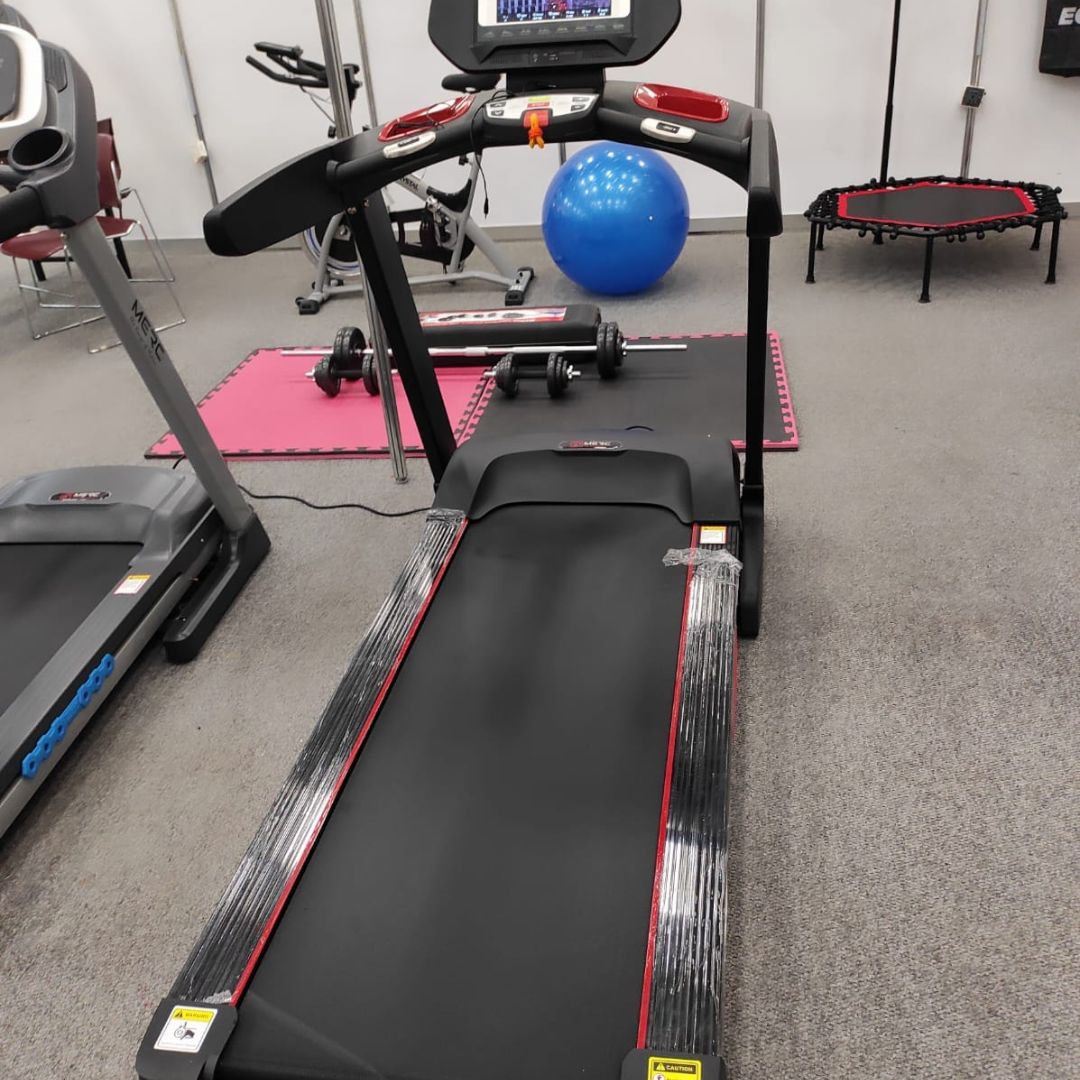 SEMI COMMERCIAL SMART  TREADMILL WITH WIFI AND TOUCHSCREEN