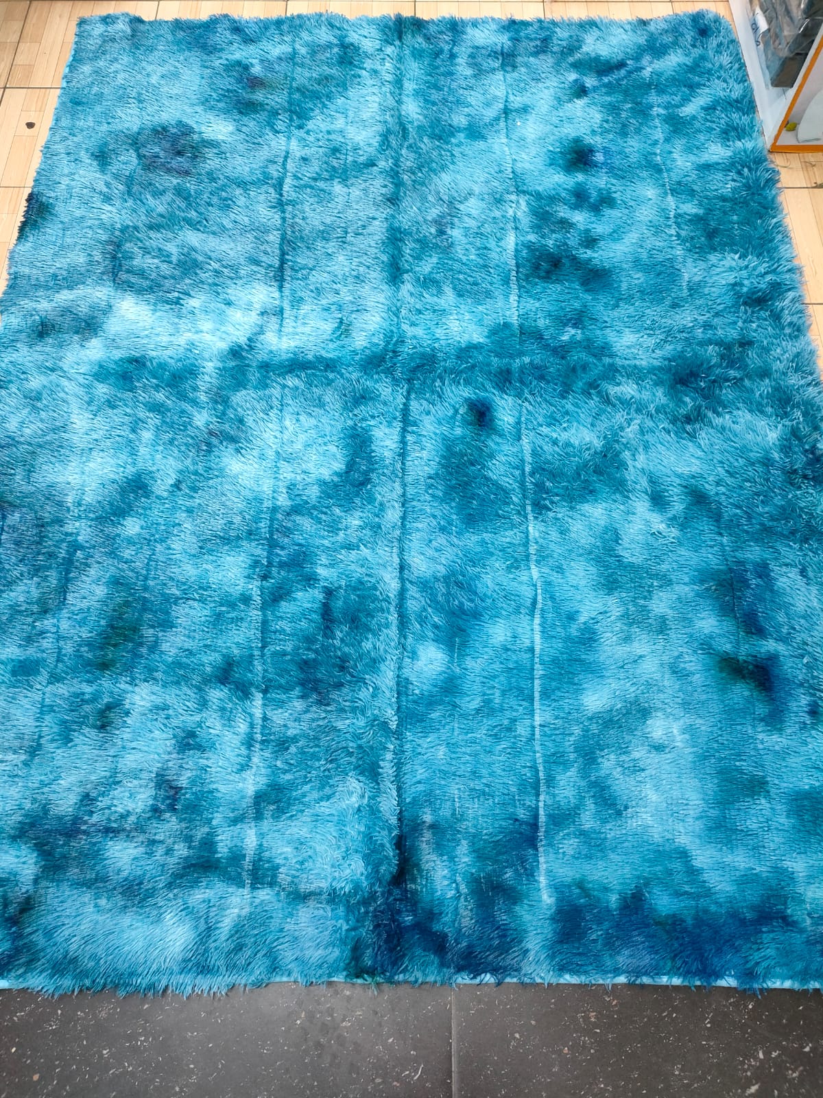 PLAIN FLUFFY CARPETS