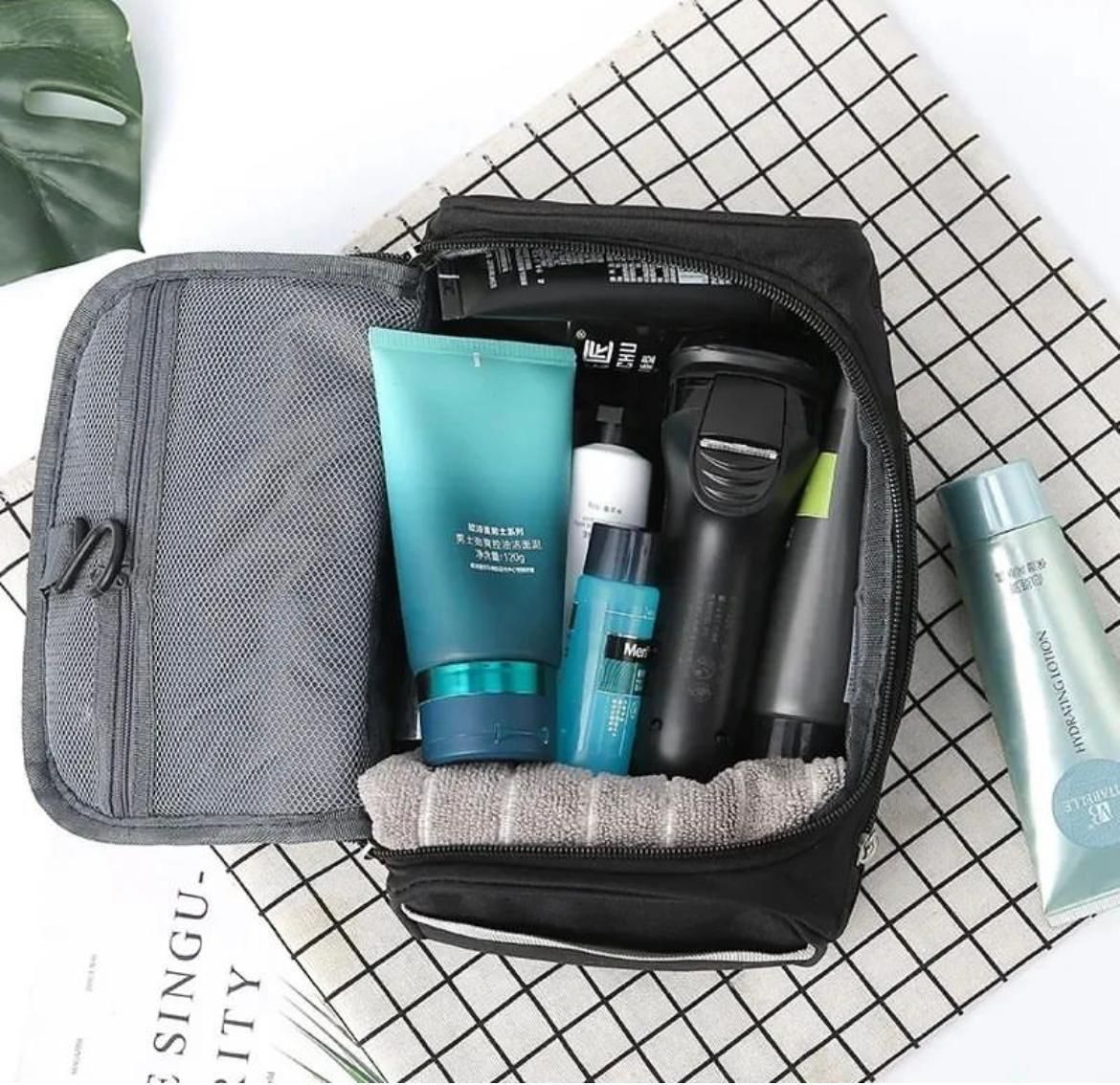 Portable  waterproof hanging Storage Bag /Travel Cosmetic Bag.