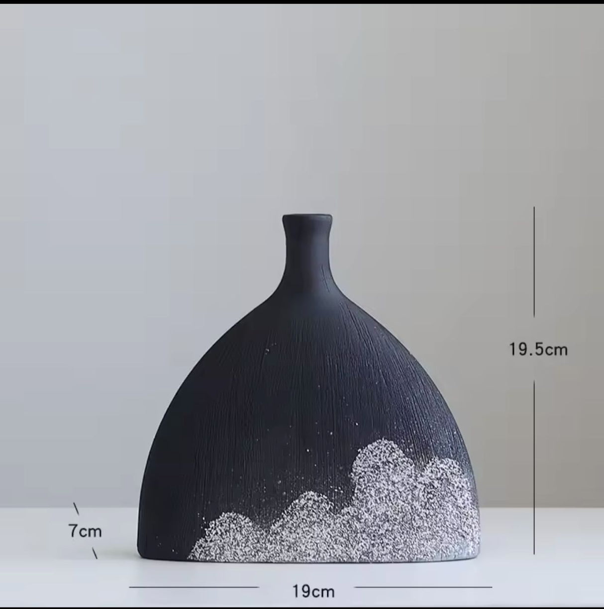 Modern Ceramic Vase - Fish-Tail Design in Matte Black & White, Handcrafted with Snow Powder Mountain Patterns for Home Décor