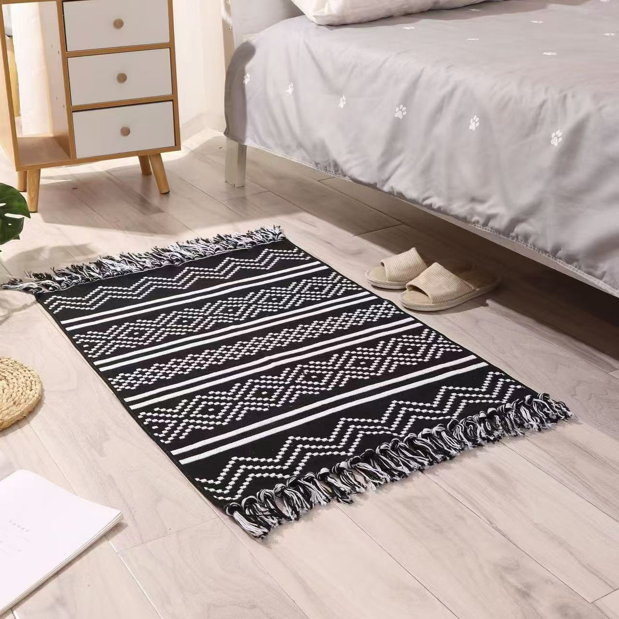 Bohemian Nordic style bedroom rug with tassels 60*120cm