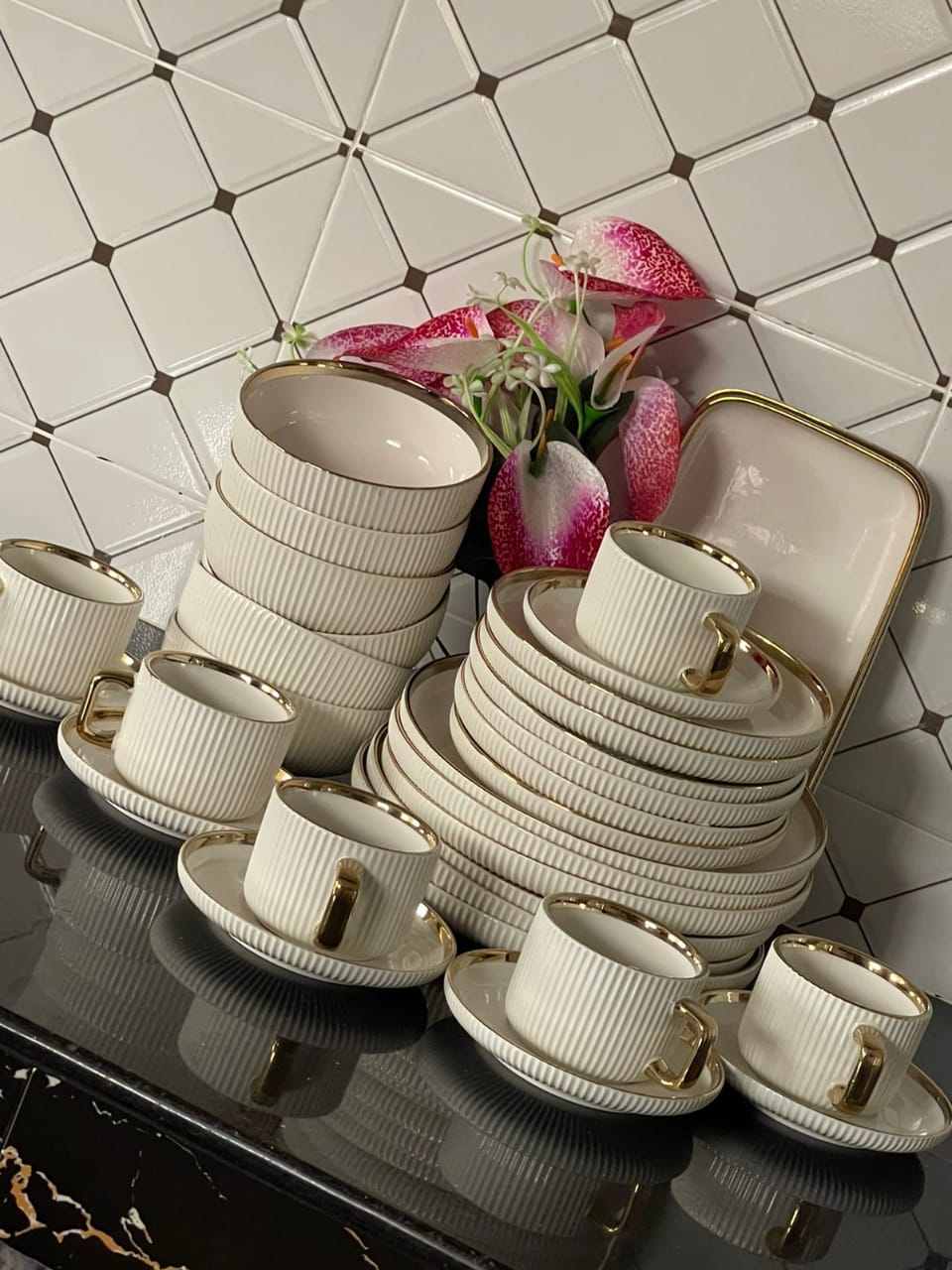 Elegant  European Porcelain Dinner set