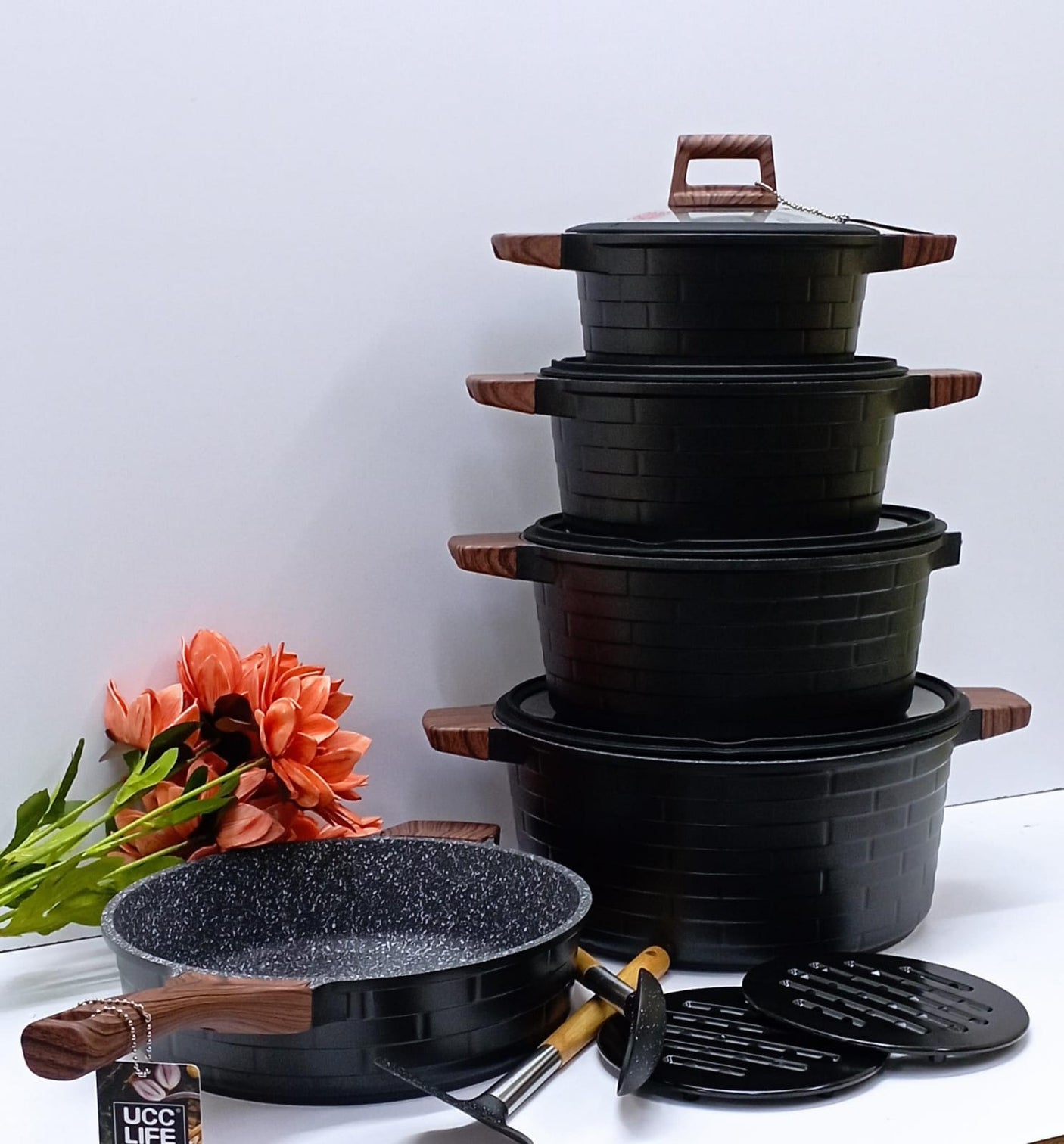 ❇️13pcs includes,
◾20cm casserole
◾24cm casserole
◾28cm casserole
◾32cm casserole
◾28cm deep frypan without lid
◾2pcs shovel
◾2pcs insulation pad