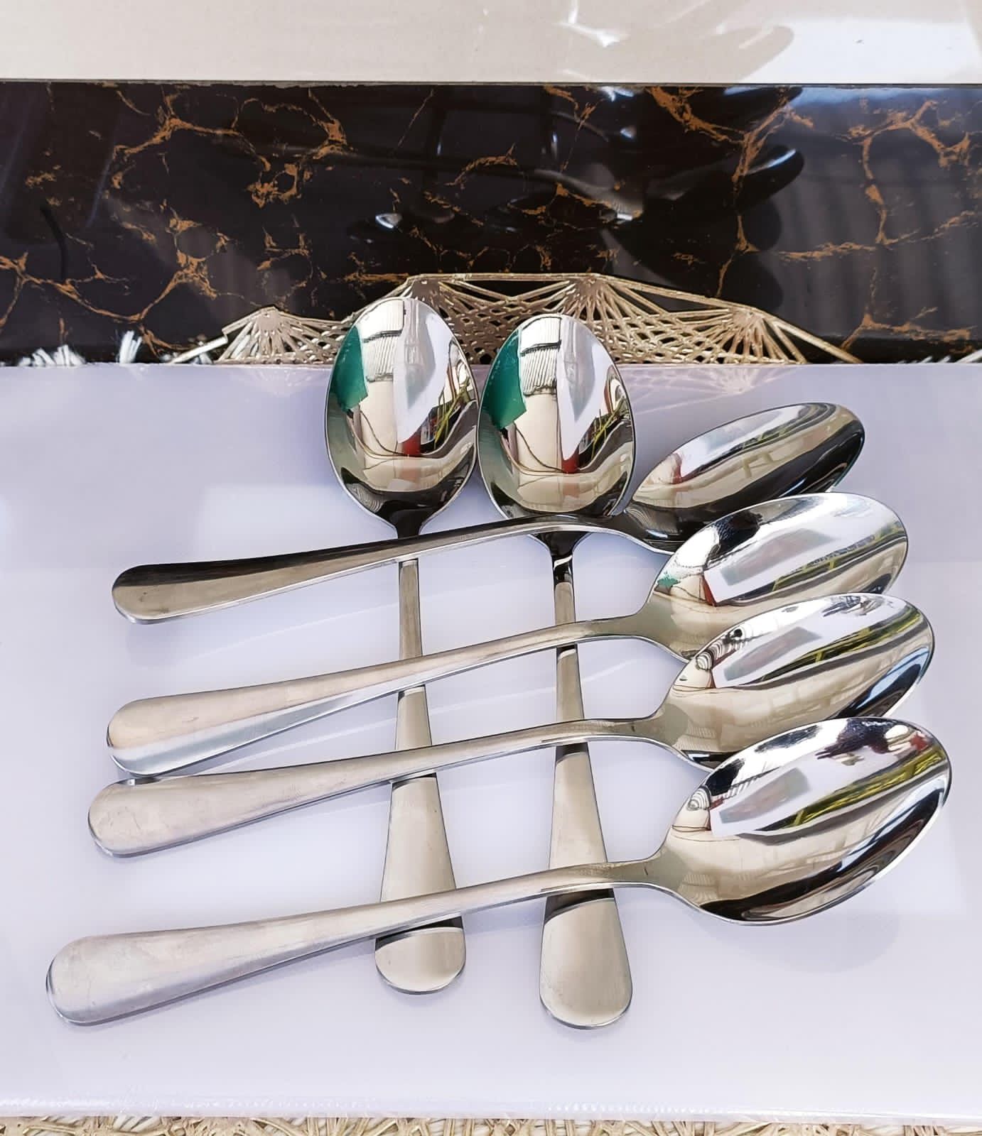 Set of silver tea spoons 