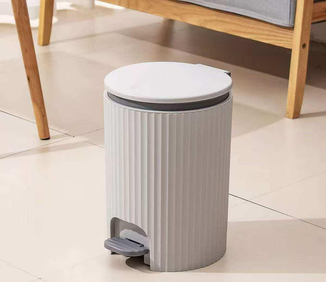 Modern Pedal Dustbin with Soft-Close Lid 15L – 25.5 × 35.5 cm