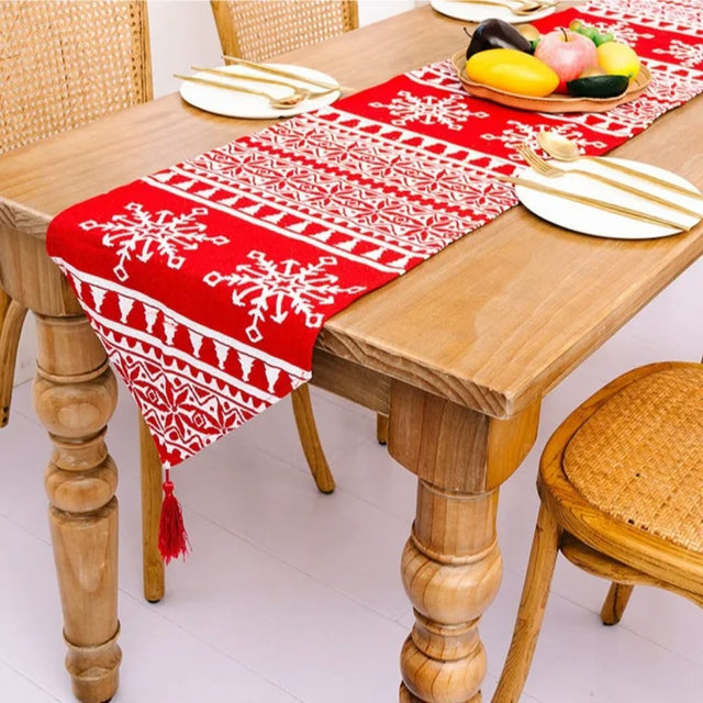 Red Jacquard Christmas Table Runner zaw