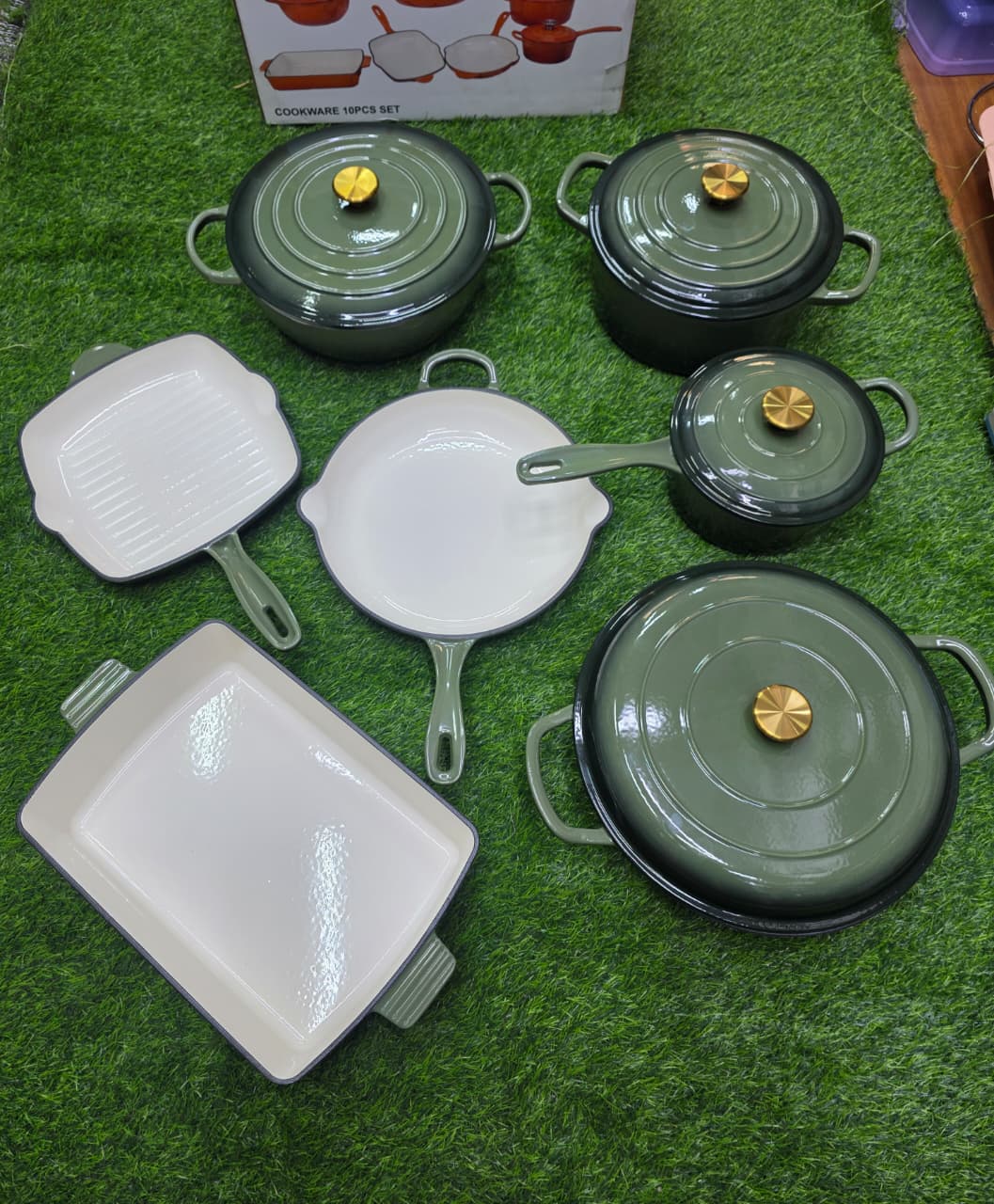 CAST IRON COOKING POTS