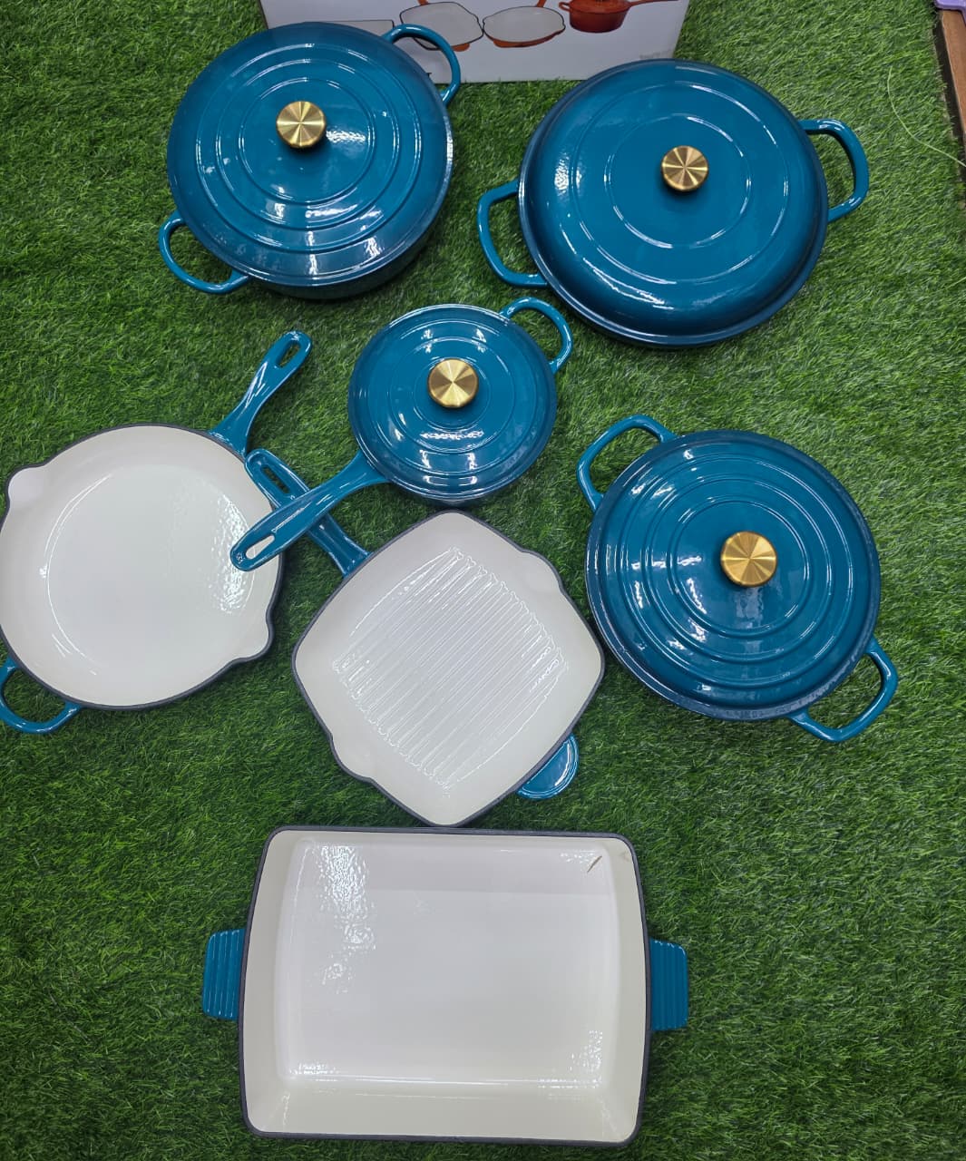 CAST IRON COOKING POTS