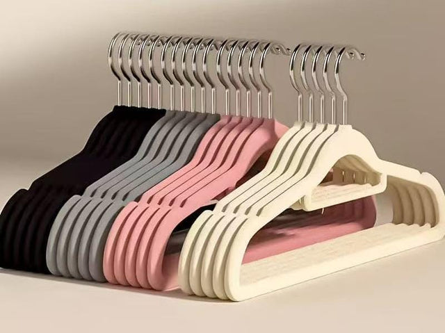 Velvet Non-Slip Hangers with Tie Bar off white