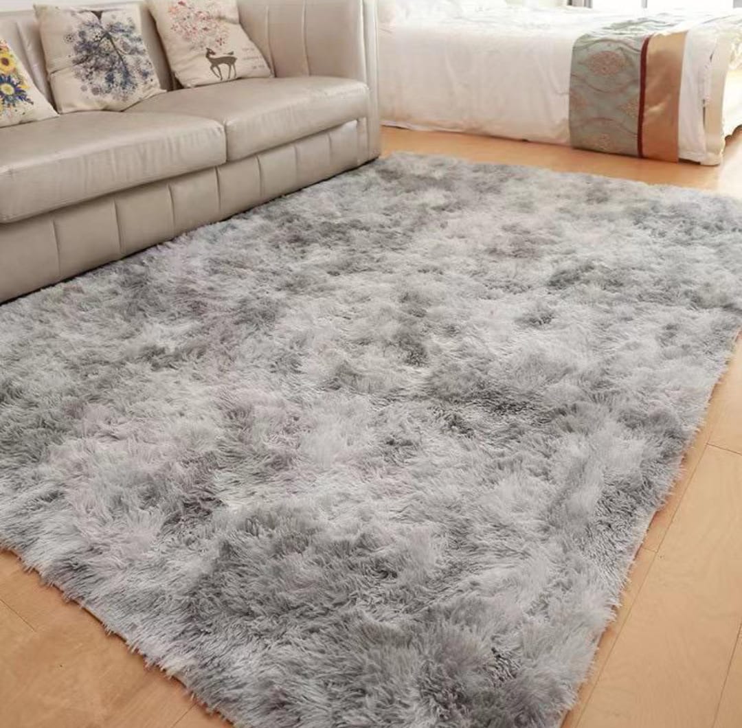 PLAIN FLUFFY CARPETS